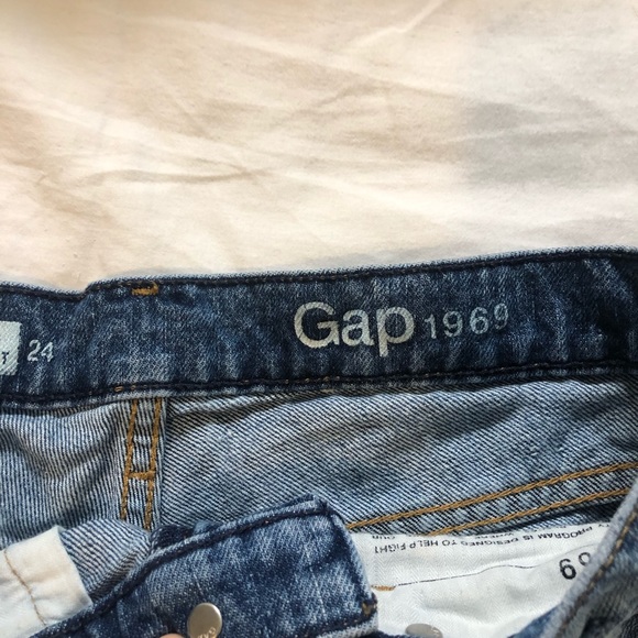 Gap cut off shorts - Picture 2 of 3